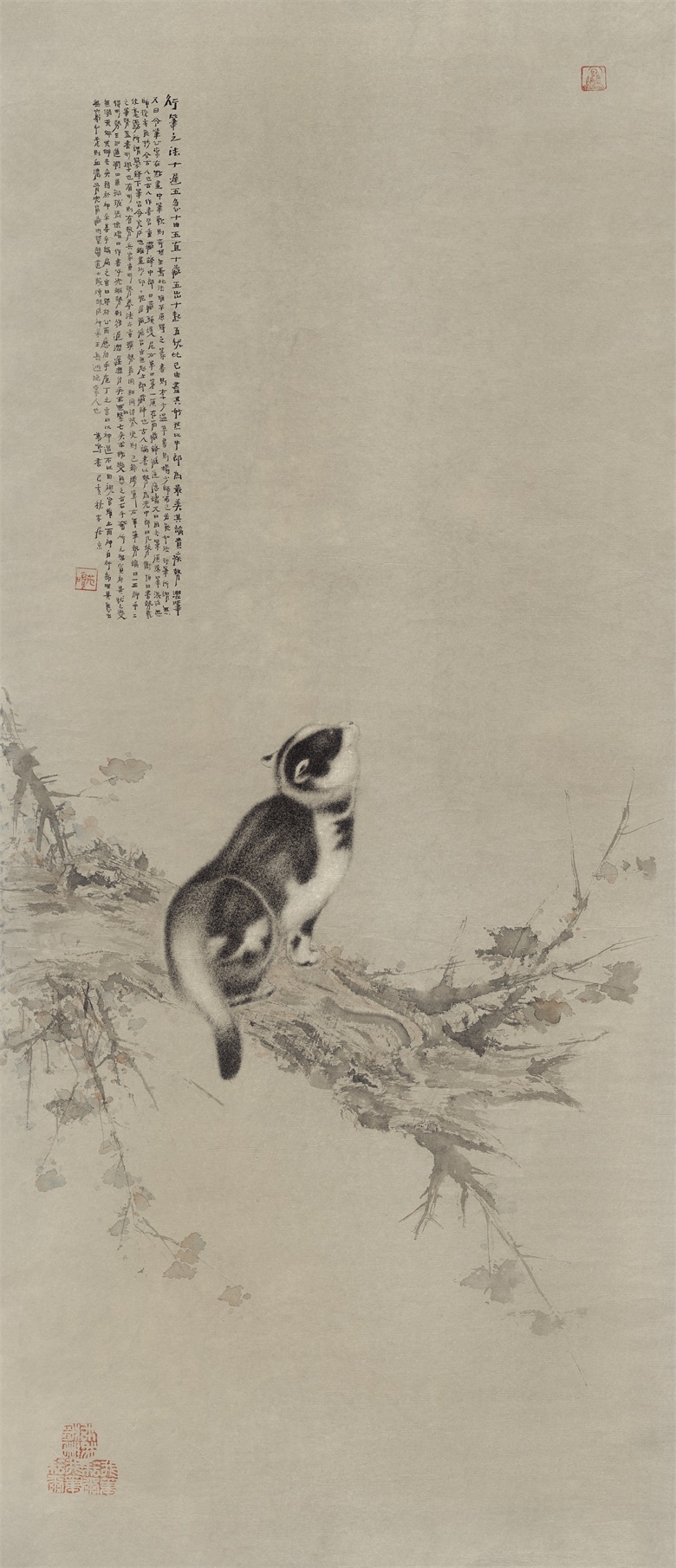《古木狸影》 126x54.5cm 纸本设色 2019 刘万鸣.jpg